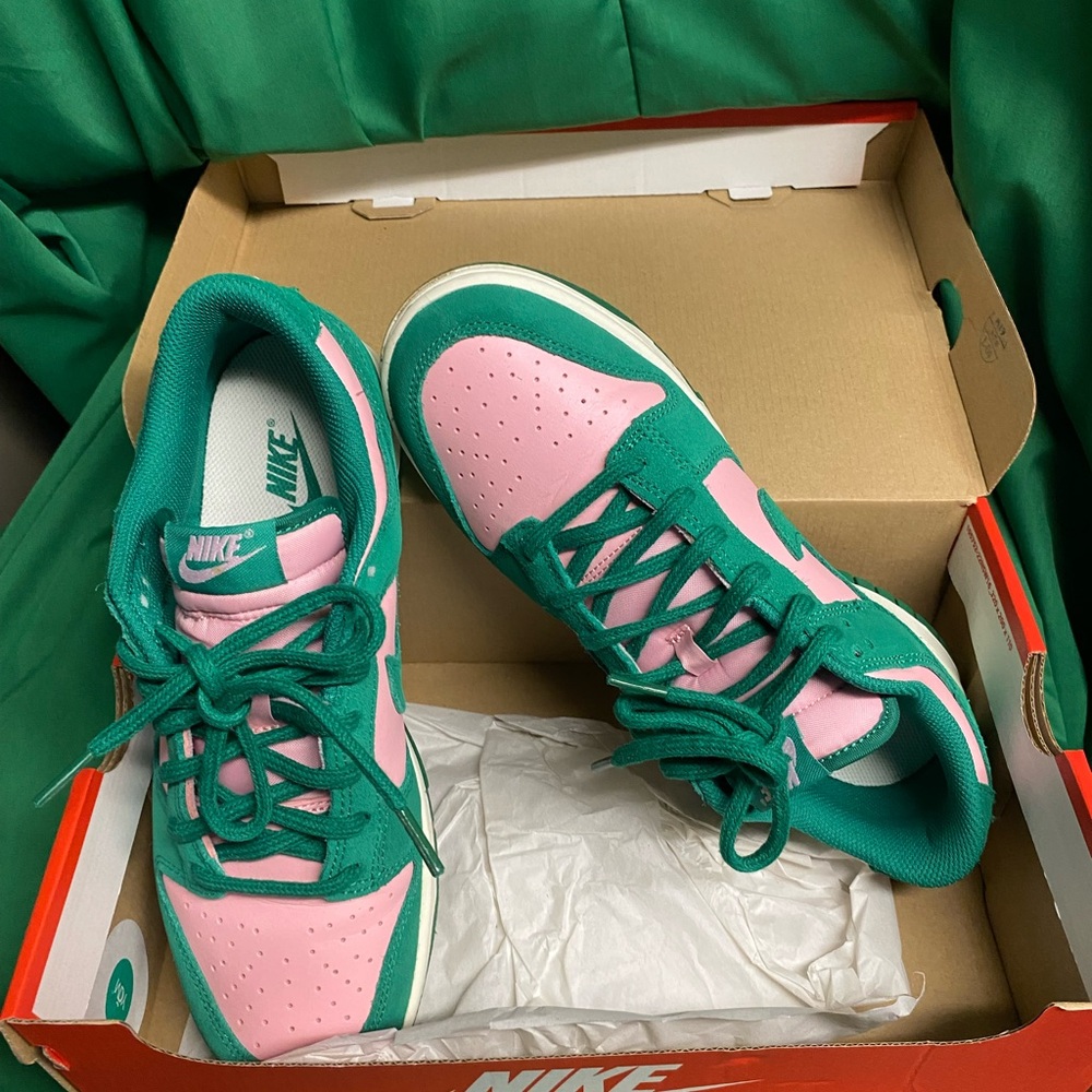 Nike Men's Sneaker in Pink and Green (Will fit a Women's size 10)